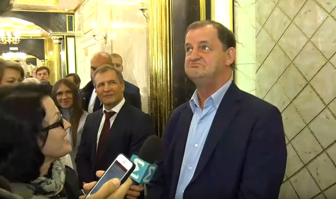 史上最壕小学！亿万土豪爆改母校，画风秒变皇宫！学生哭了，家长坐不住了......-157