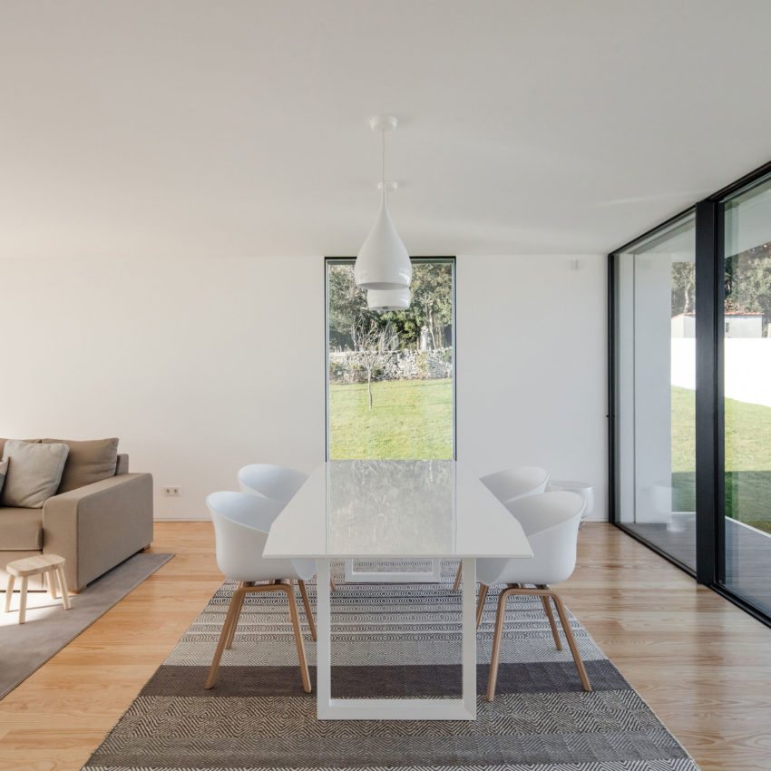 葡萄牙现代白色家居,融入自然美景-26