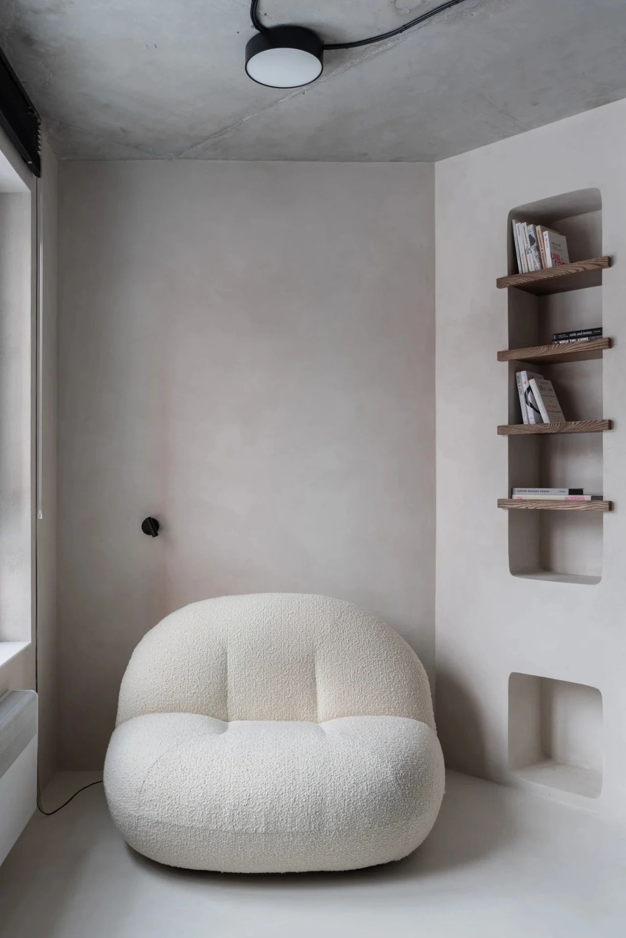 60㎡水泥灰原木风公寓设计-16