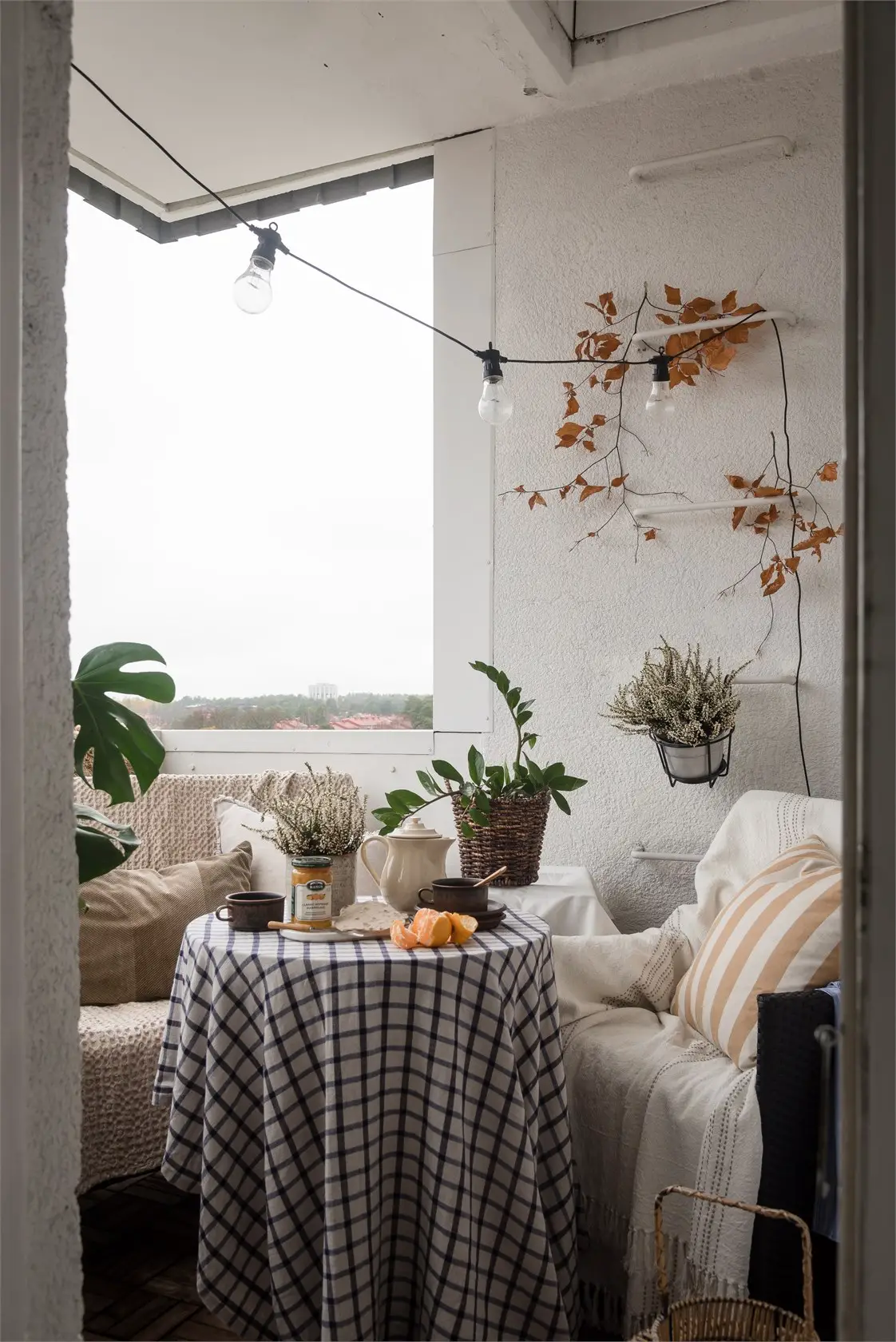 瑞典湖景公寓 | 灰色优雅与自然和谐共生-18