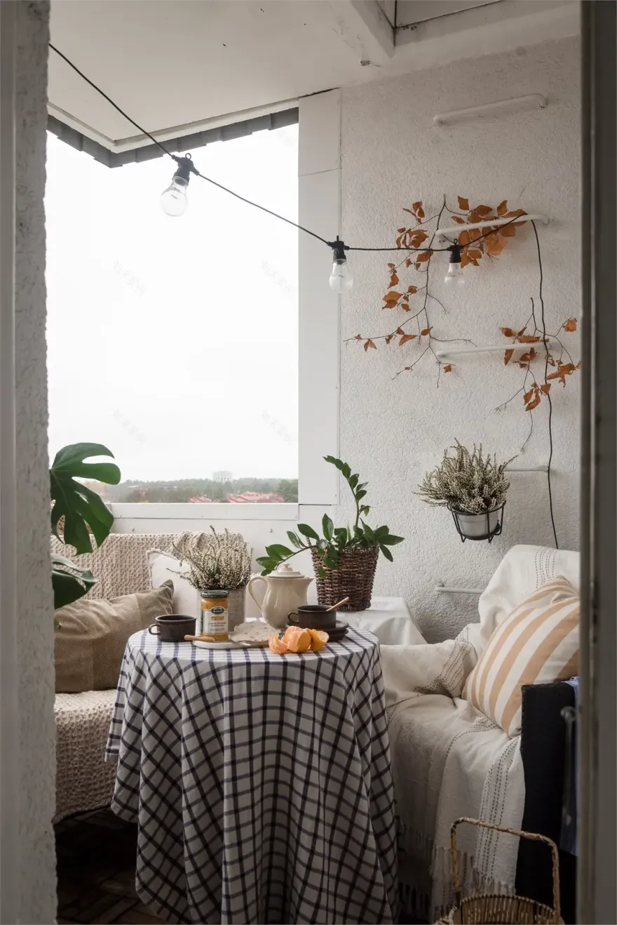 瑞典湖景公寓 | 灰色优雅与自然和谐共生-18