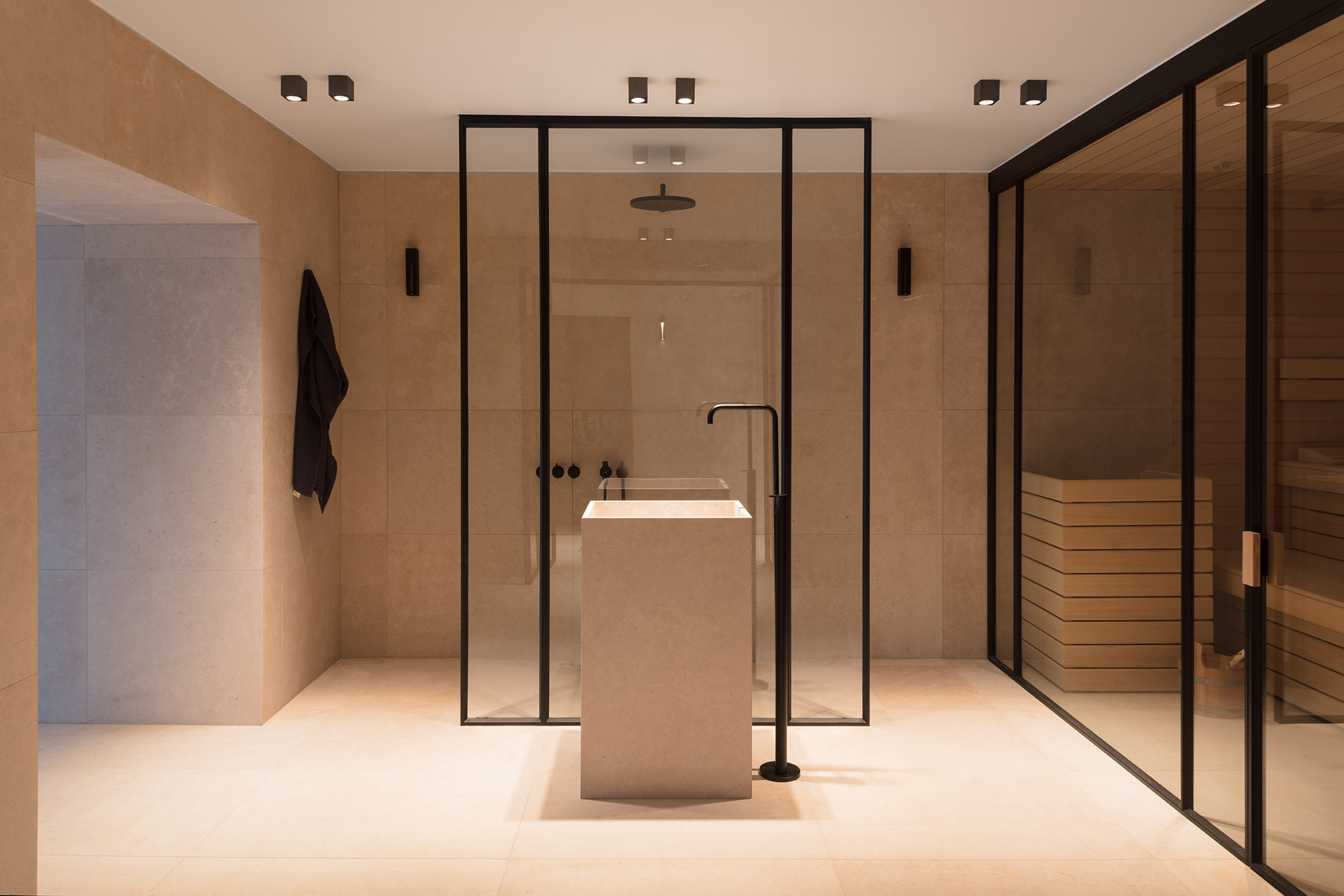 联排别墅市中心区丨保加利亚鲁塞丨JUMA architects-35