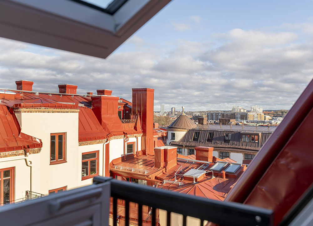 瑞典独特公寓设计，阁楼卧室墙纸亮点-27