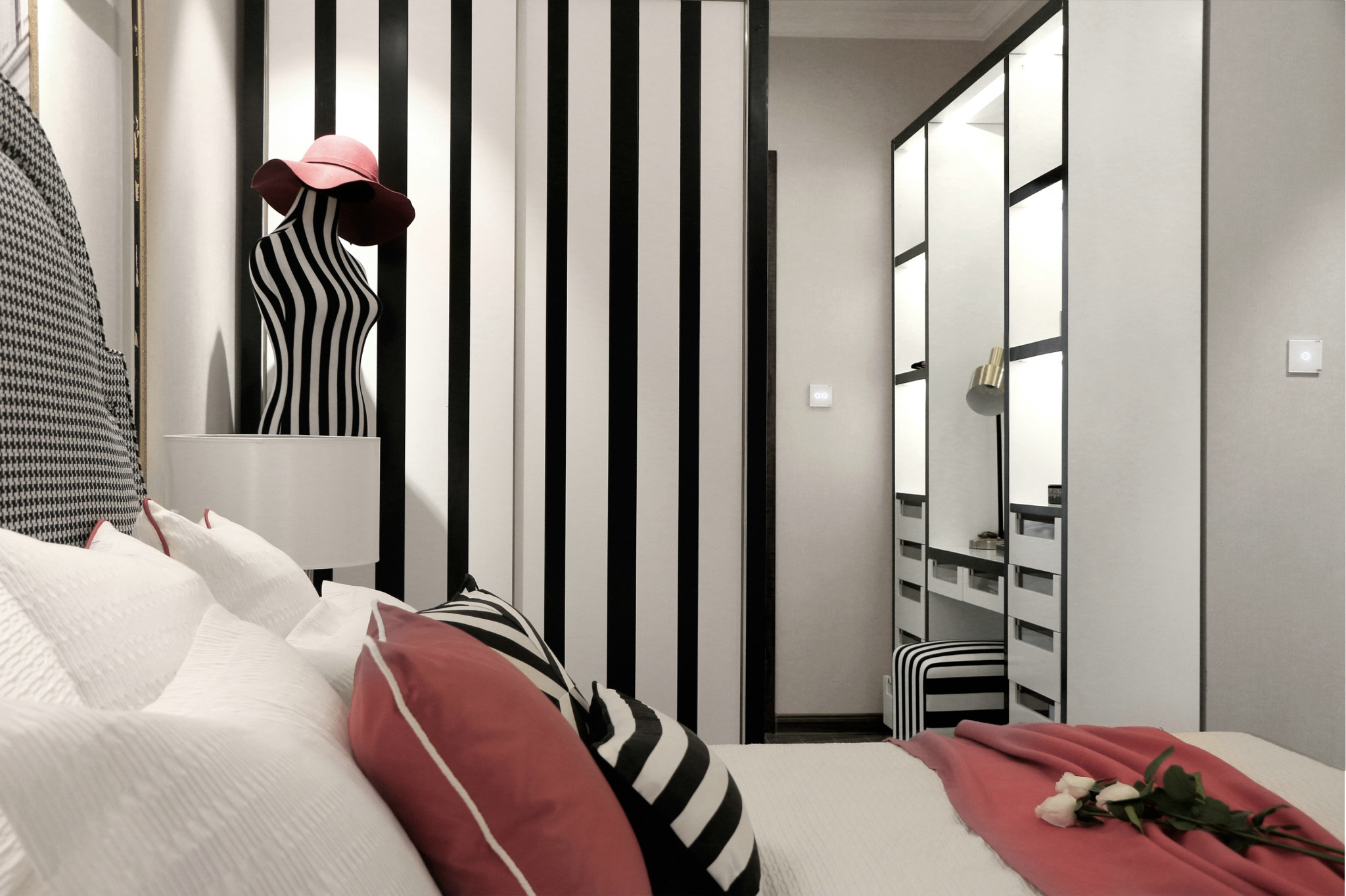 黑白色调演绎的电影主题样板房-30