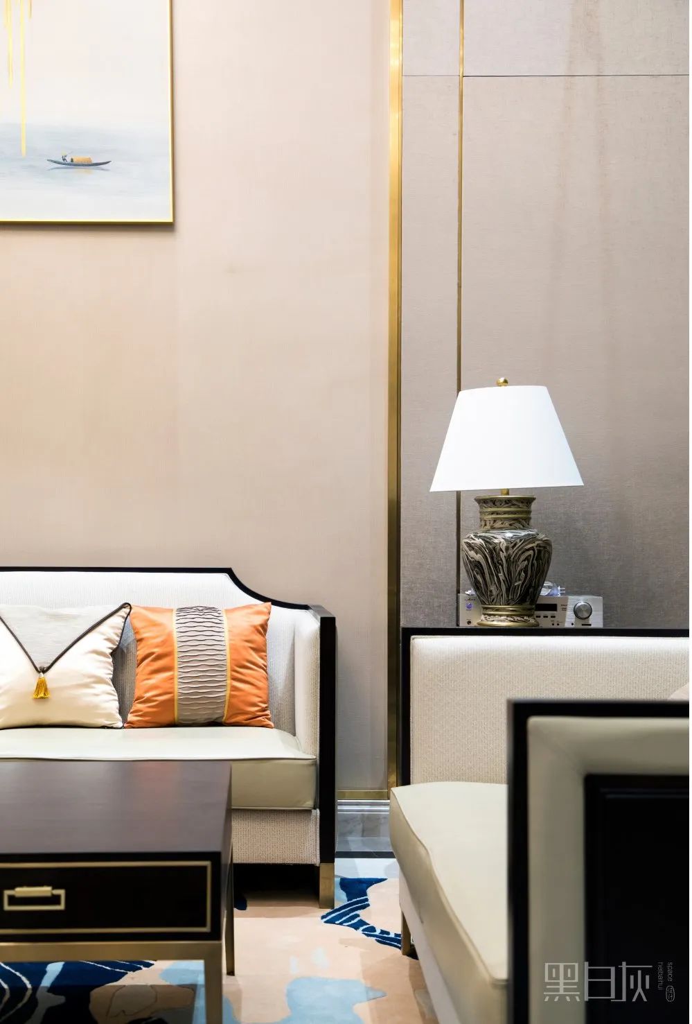 万霖花园轻奢新中式，金色黄铜与白色木元素打造包容空间-29