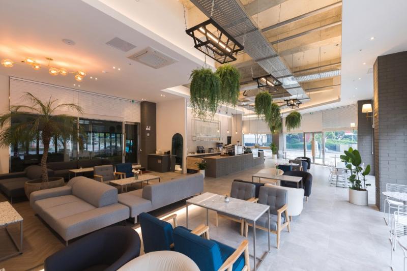 光州现代咖啡馆"白色&灰色"的室内设计解读-3