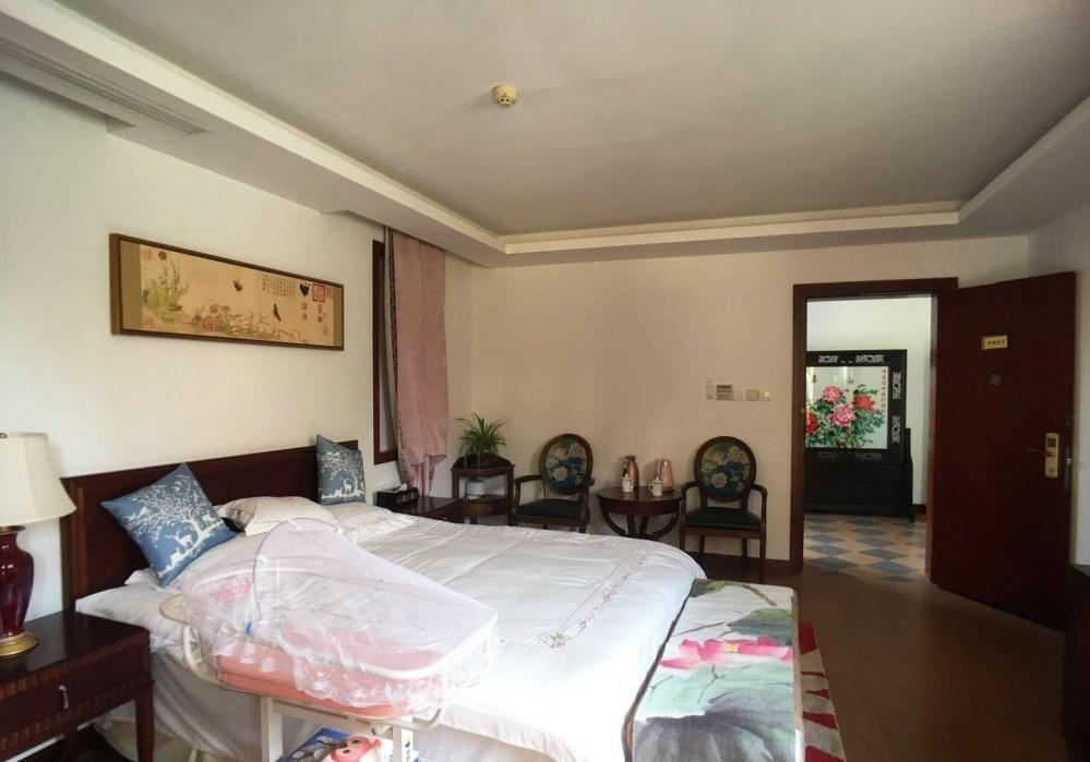 光影穿梭的现代宅院-76