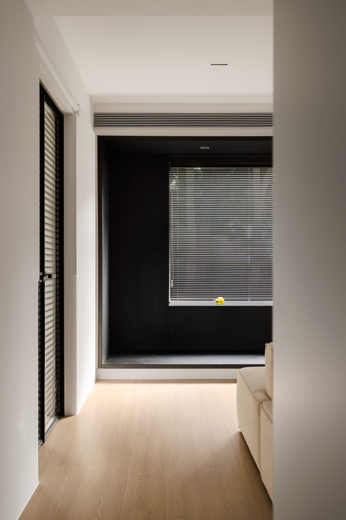 剥离繁杂,黑白描绘生活的纯粹与本真丨赫设计-24