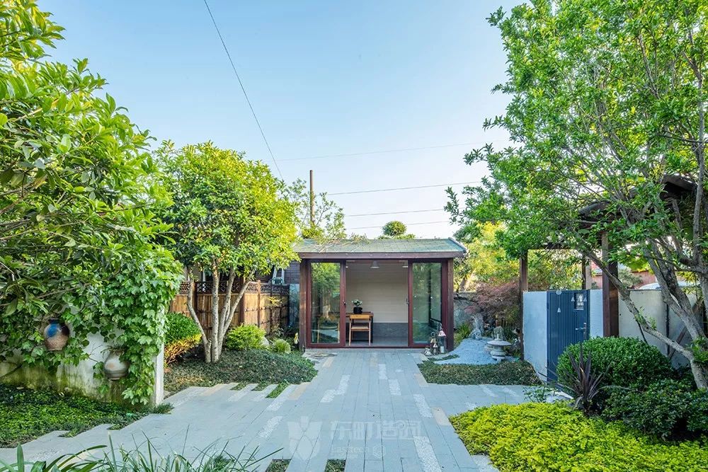 花园植物搭配的艺术与功能-44