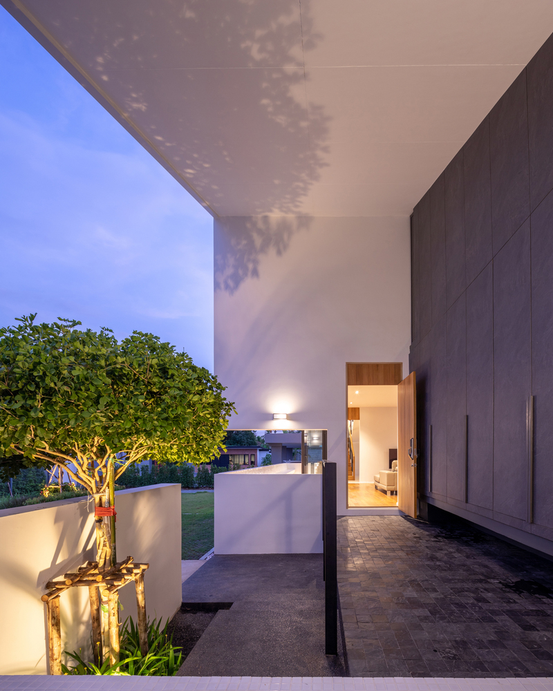 曼谷郊区诗意空间 · 多庭院住宅-27