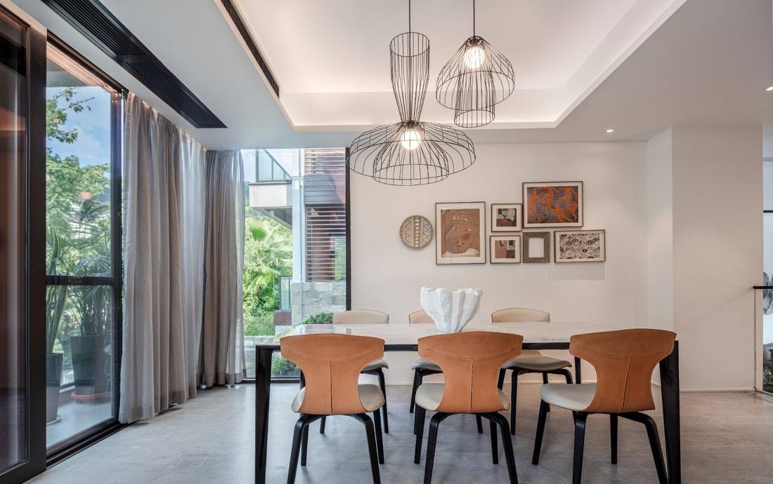 绿意葱郁中的现代极简别墅设计-29