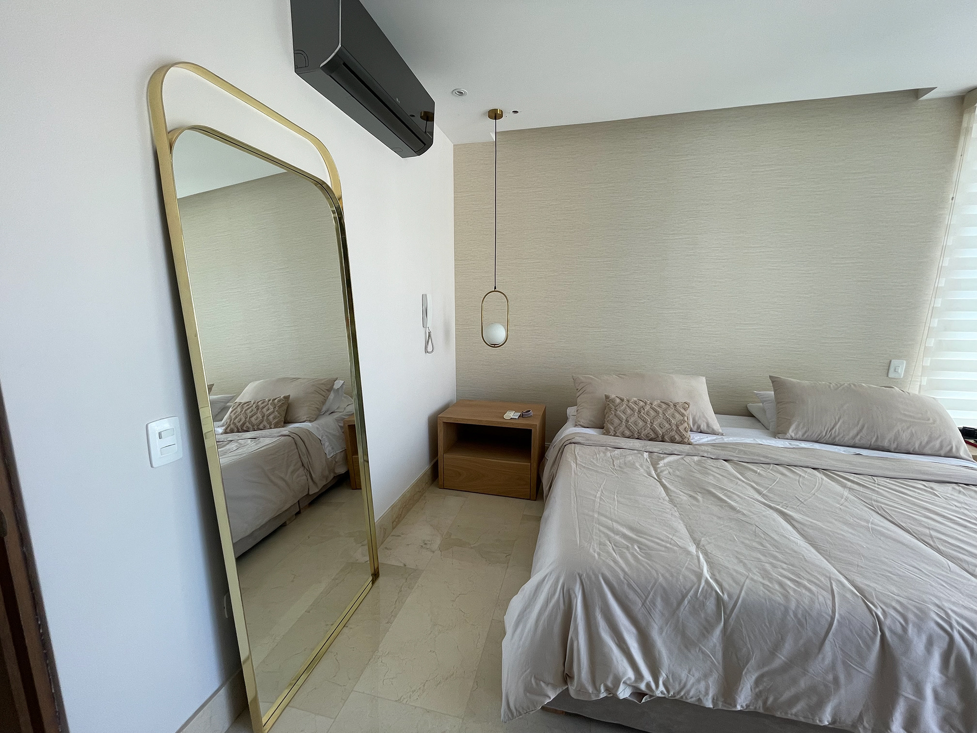 Carmina - Mirror Design-107