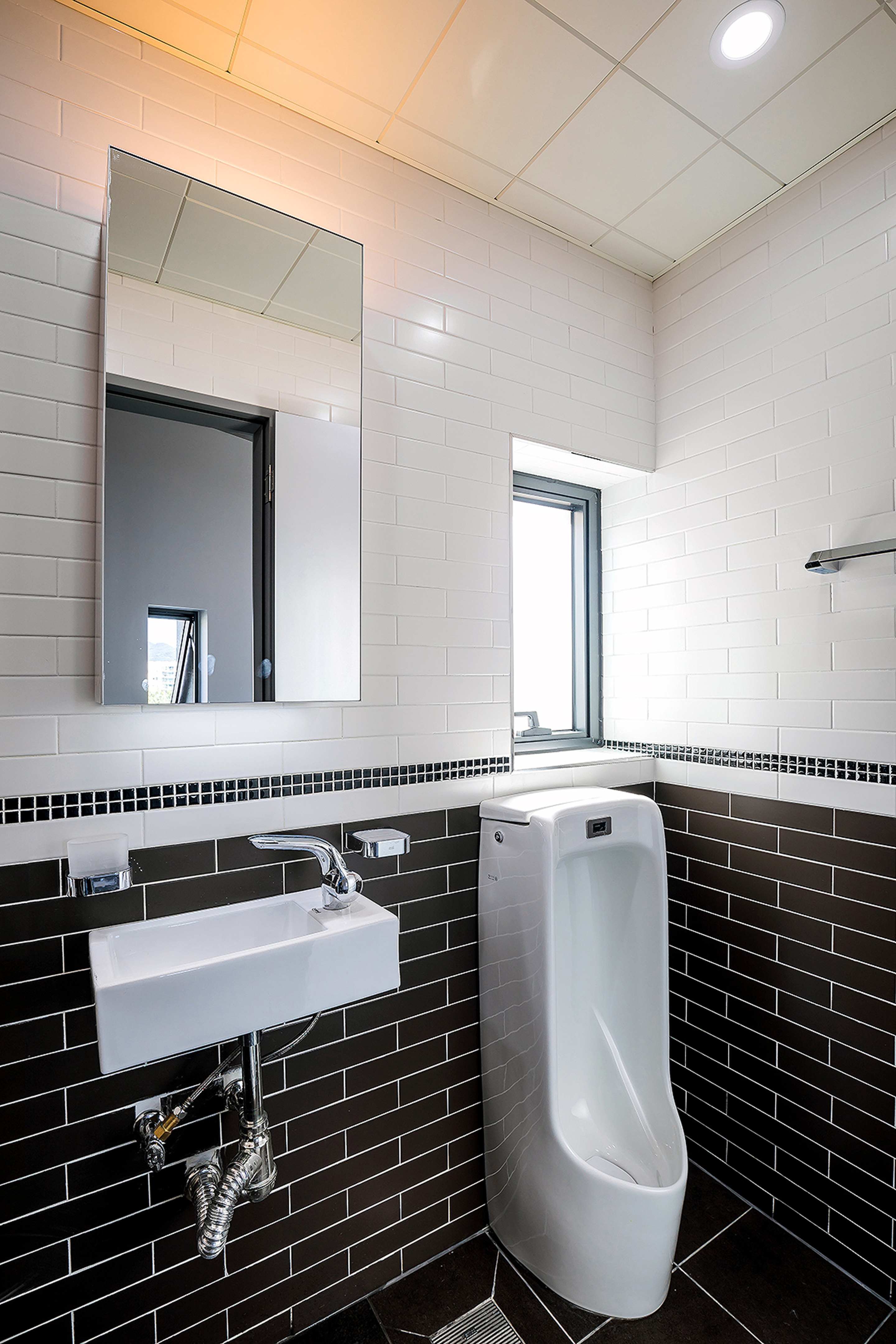 首尔市中心“半公共”小巷办公空间-35