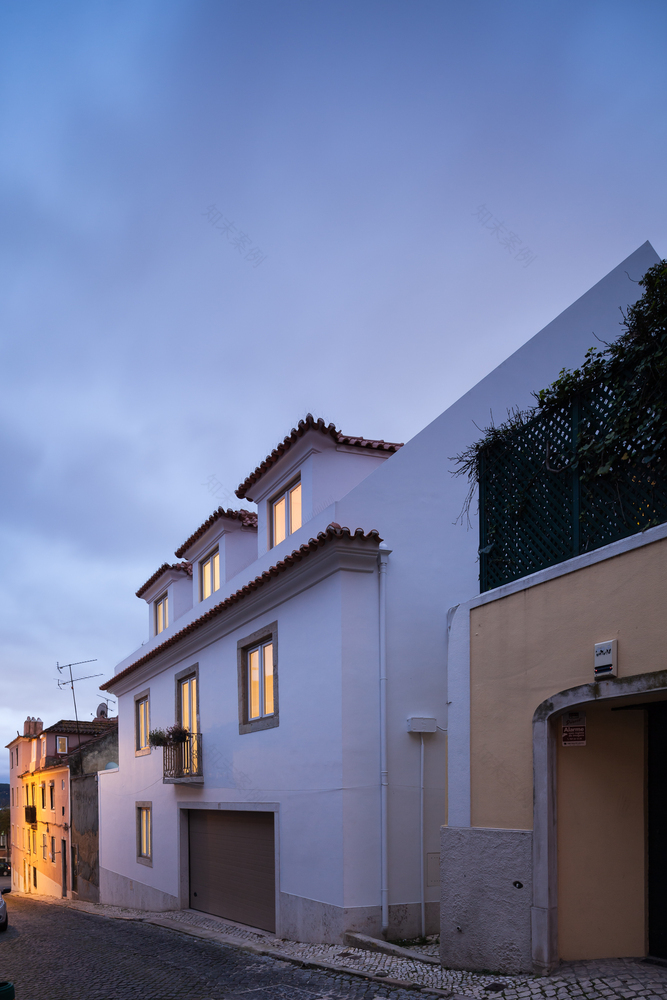 里斯本塔帕达教堂旁现代家庭住宅-62