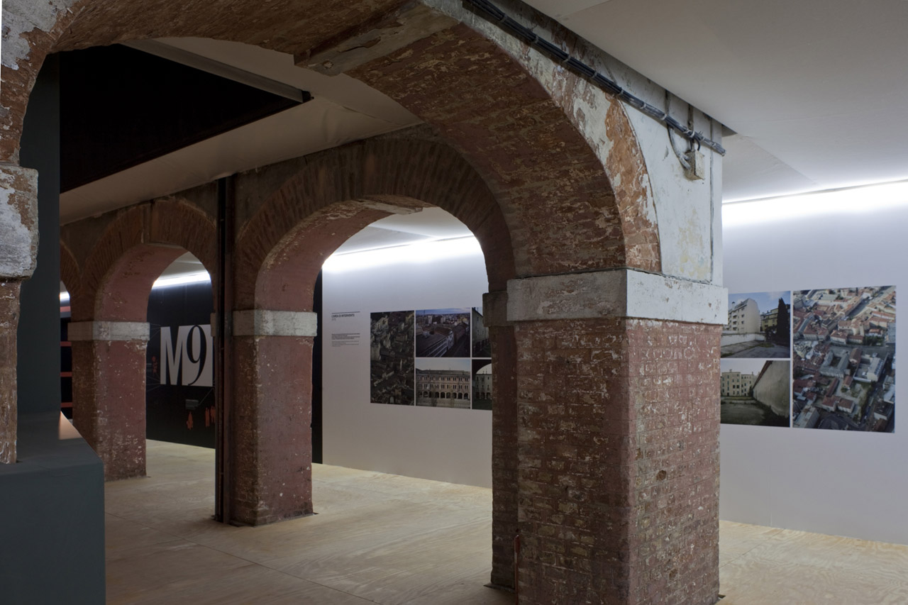  Temporary pavilion inside a cloister 
			-14