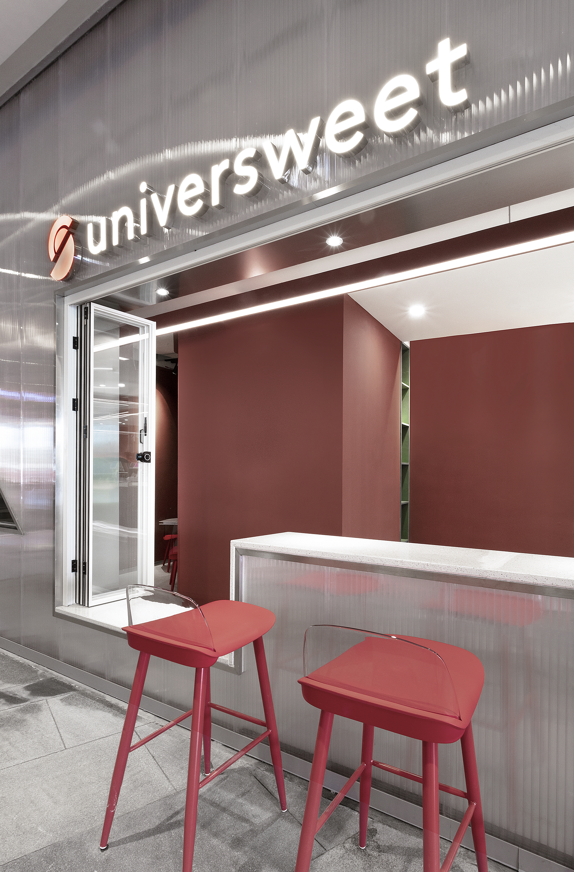 宇宙甜品店 · 多彩互动的垂直空间设计-12