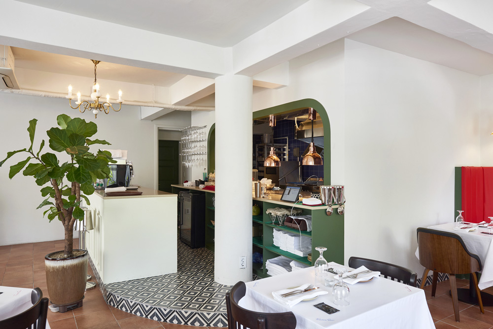 简约时尚的 20 平米餐厅设计-6