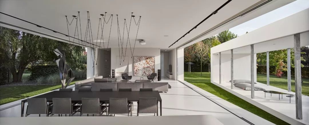 波兰 KWK PROMES 建筑工作室打造“跟随太阳轨迹移动的房子”-29