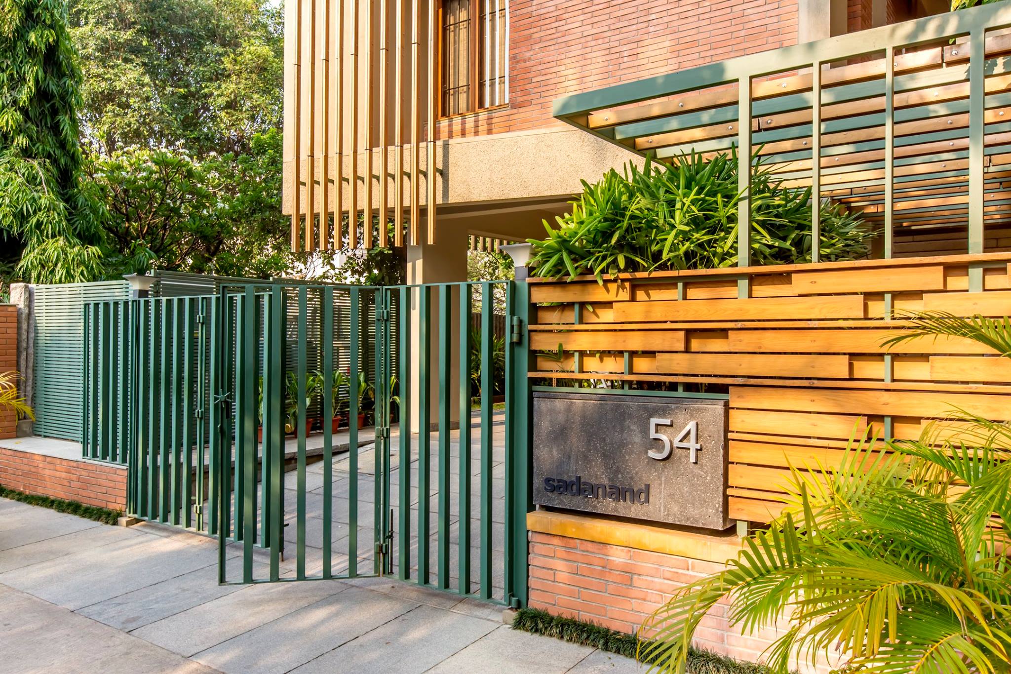 都市峡谷中的垂直生活-0