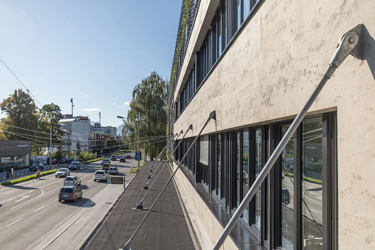 奥地利绿意盎然办公室改造-9