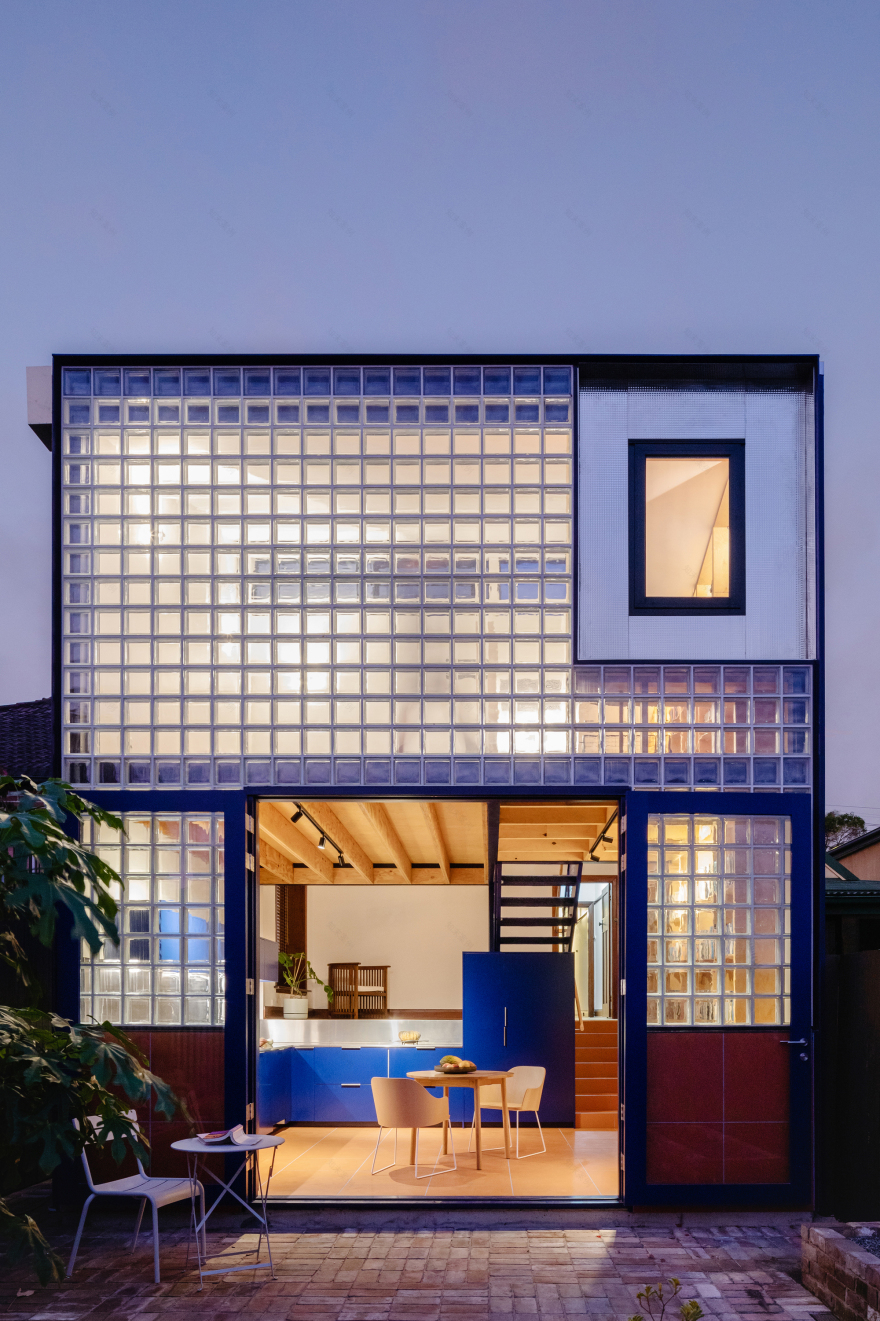 Glassbook House / Sibling Architecture-15