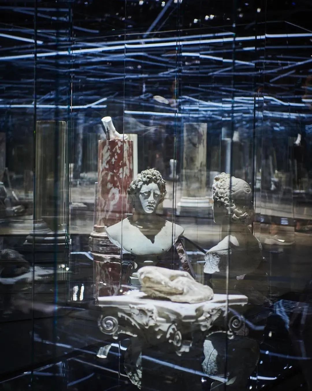 繁复美学点亮别墅空间 · JUSEN 意式轻奢设计丨JUSEN 巨森空间设计-36