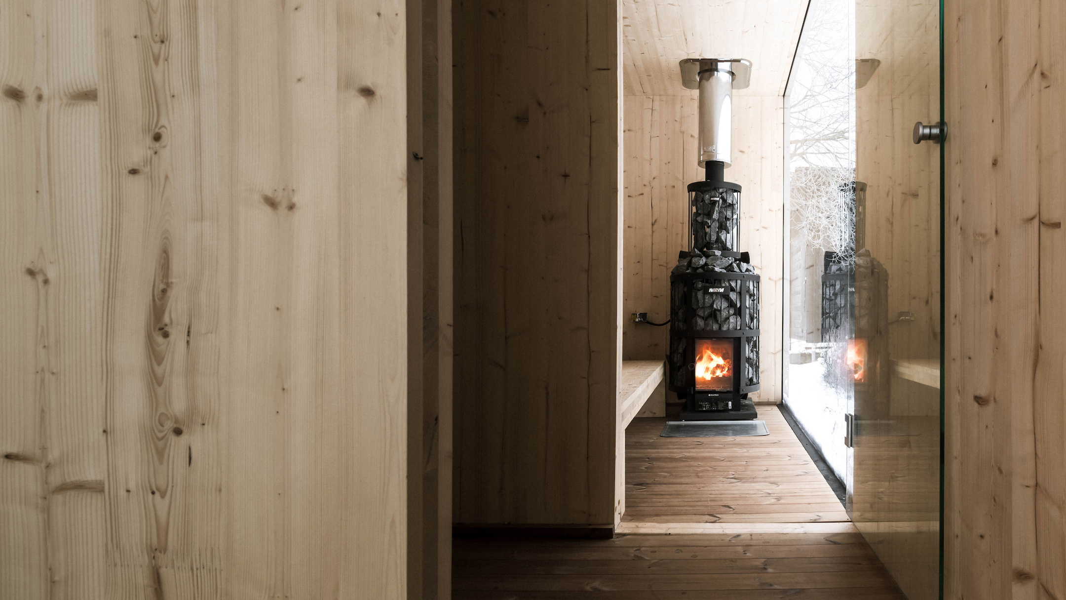 Tyyni Studio 极简风户外桑拿房系列-12