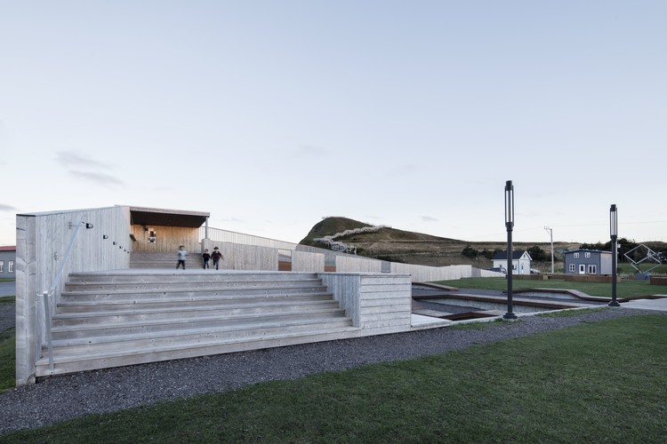 马格达伦群岛海人广场(Place des gens de mer)-14