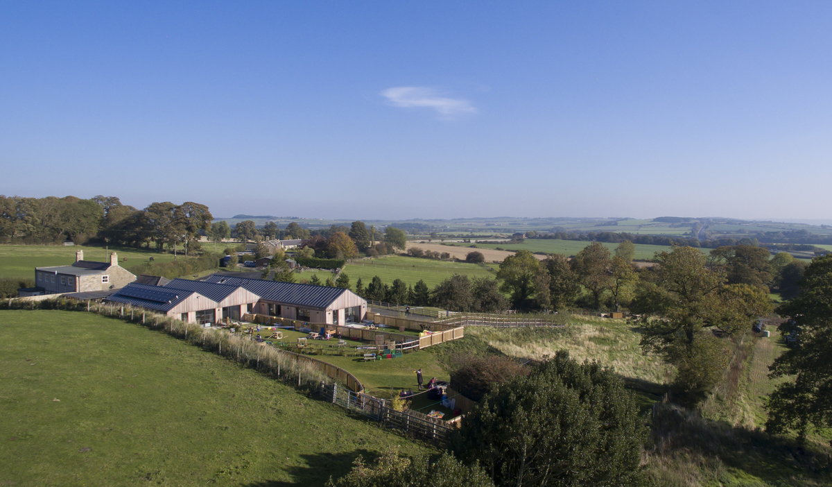 草地上的托儿所，英国 / MailenDesign-50