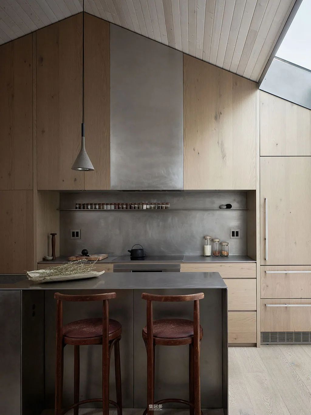 西雅图漂浮住宅 | 木质饰面与水景的完美融合-3