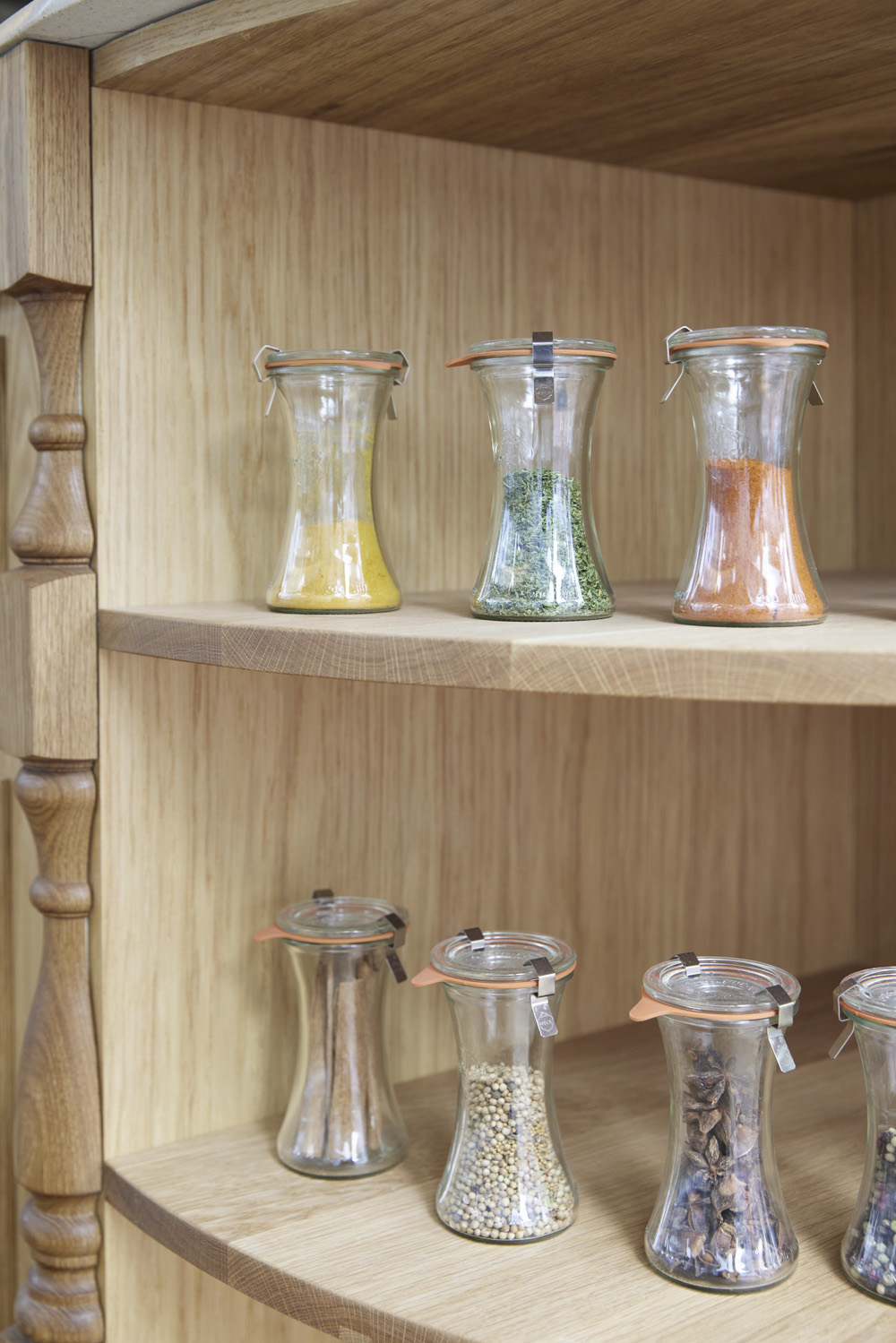 白色与原木的温馨邂逅——解读 JOISSPALAFEL 餐厅设计-14