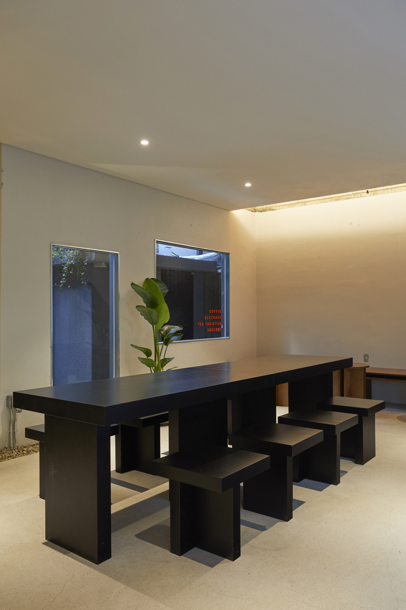 现代简约 20 平米咖啡馆，儿童友好设计展现温馨氛围-17