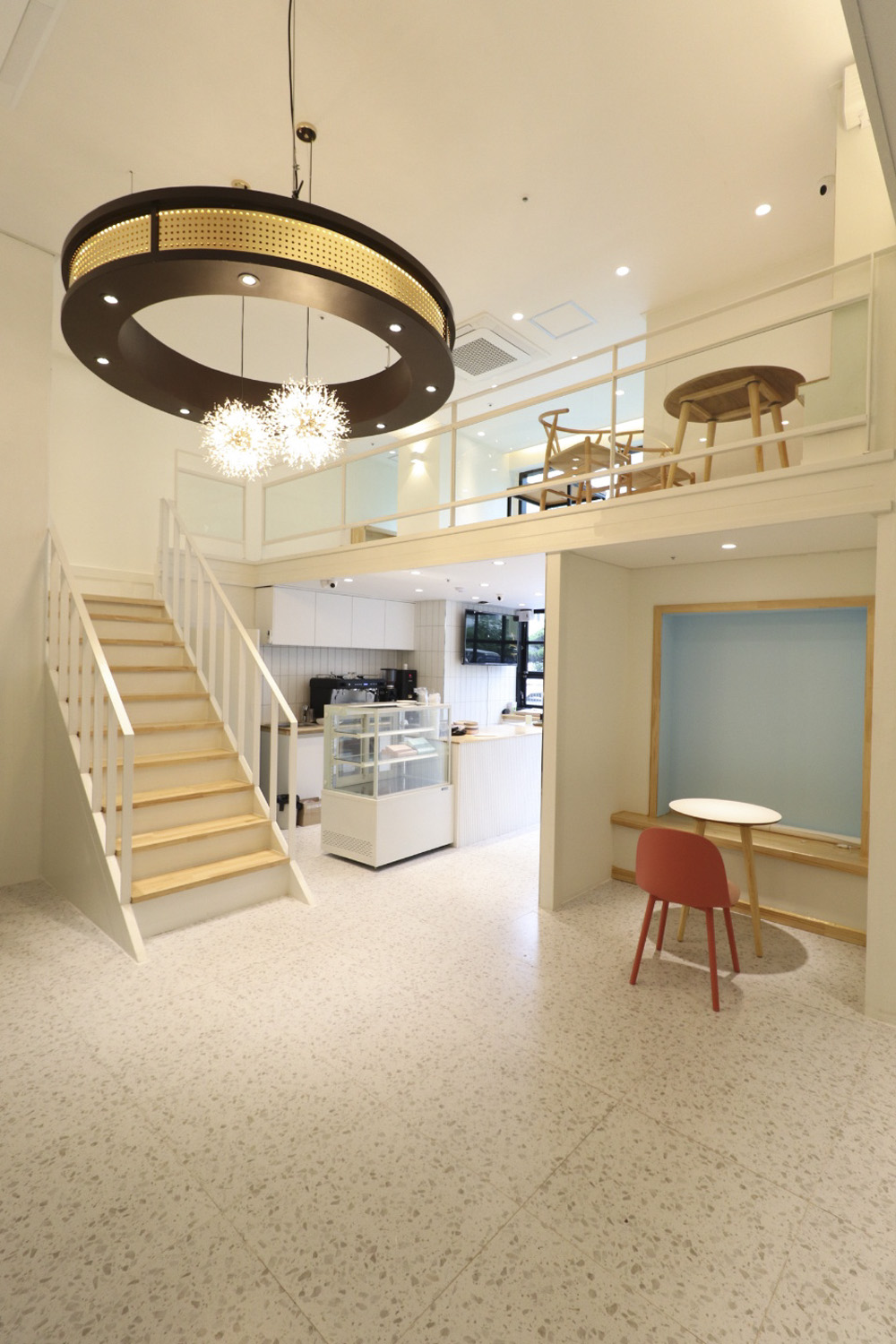 40 平釜山复式咖啡厅的间接照明设计-21