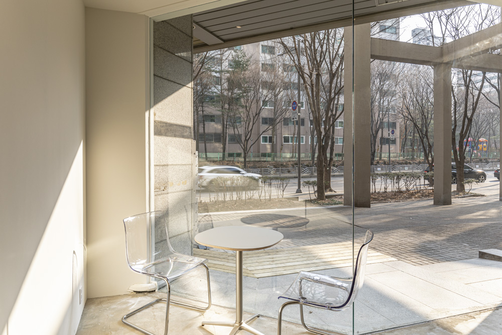 20 平米极简咖啡厅 打造温馨小空间-11