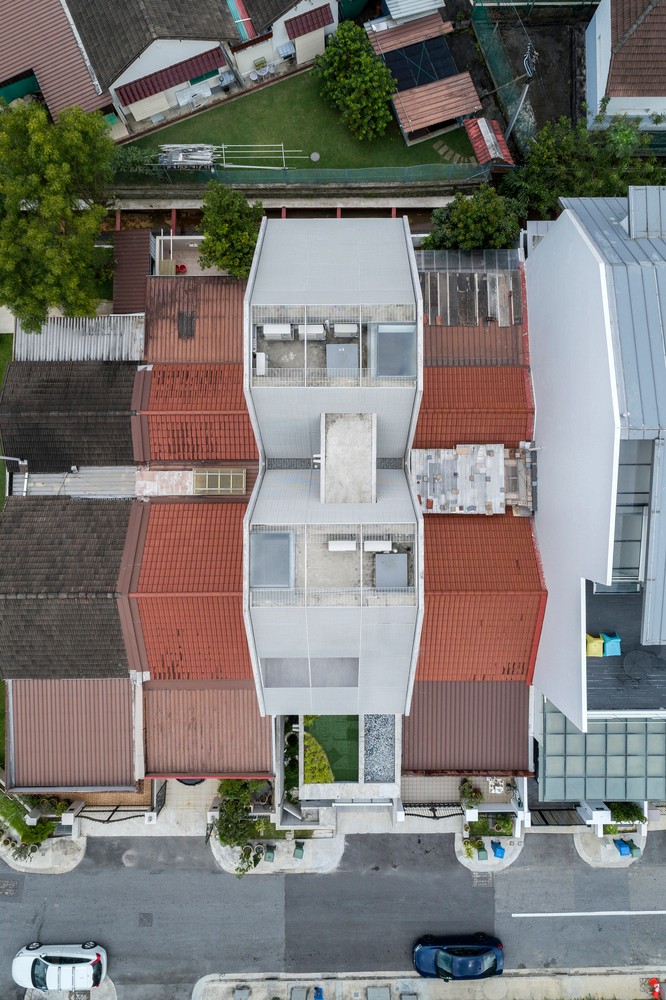 新加坡楔形屋顶混凝土住宅-26