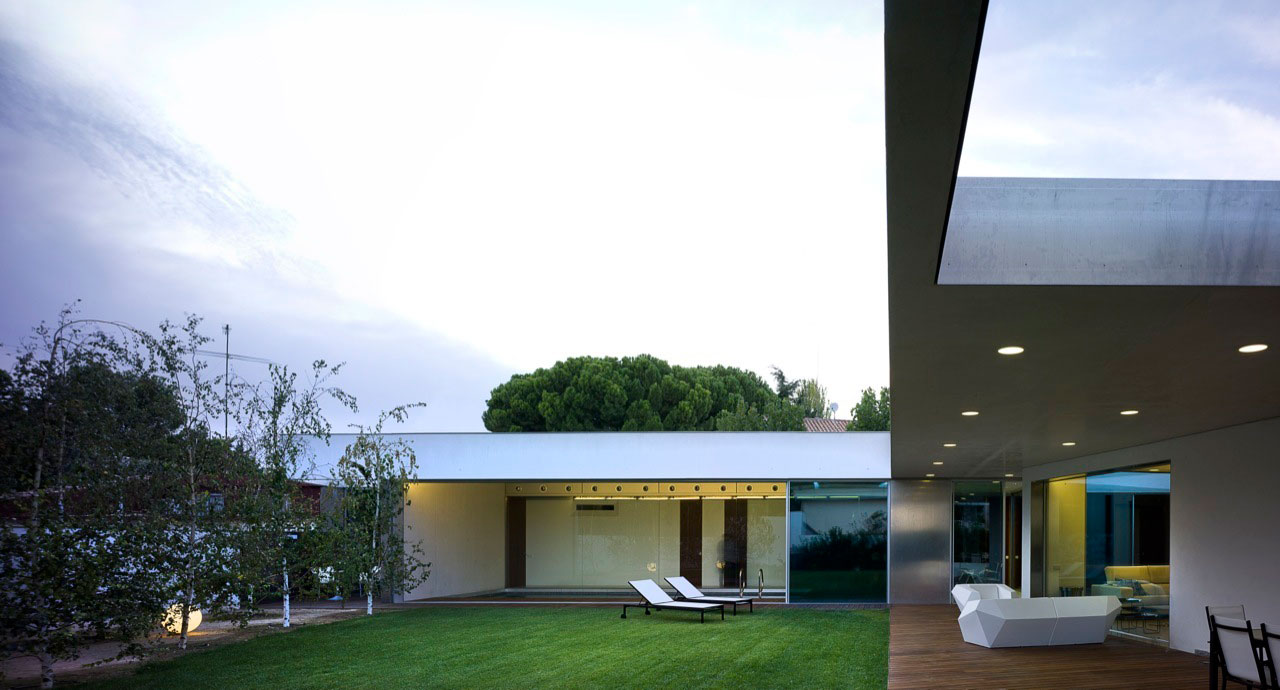 融合自然的西班牙现代住宅——G///bang El Caserón-24