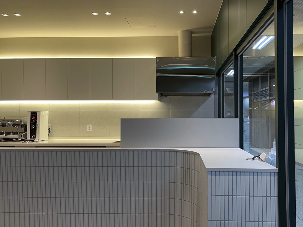 九平米咖啡厅的点睛之笔——绿色点缀的清新空间-7