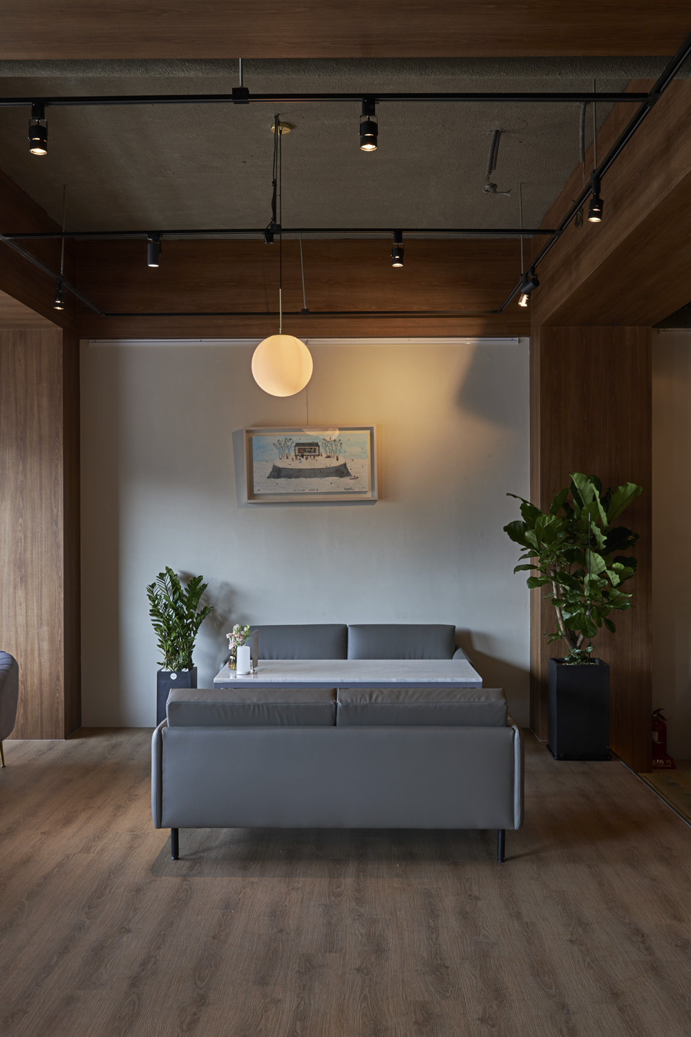 现代高级风 240 平咖啡厅设计-19