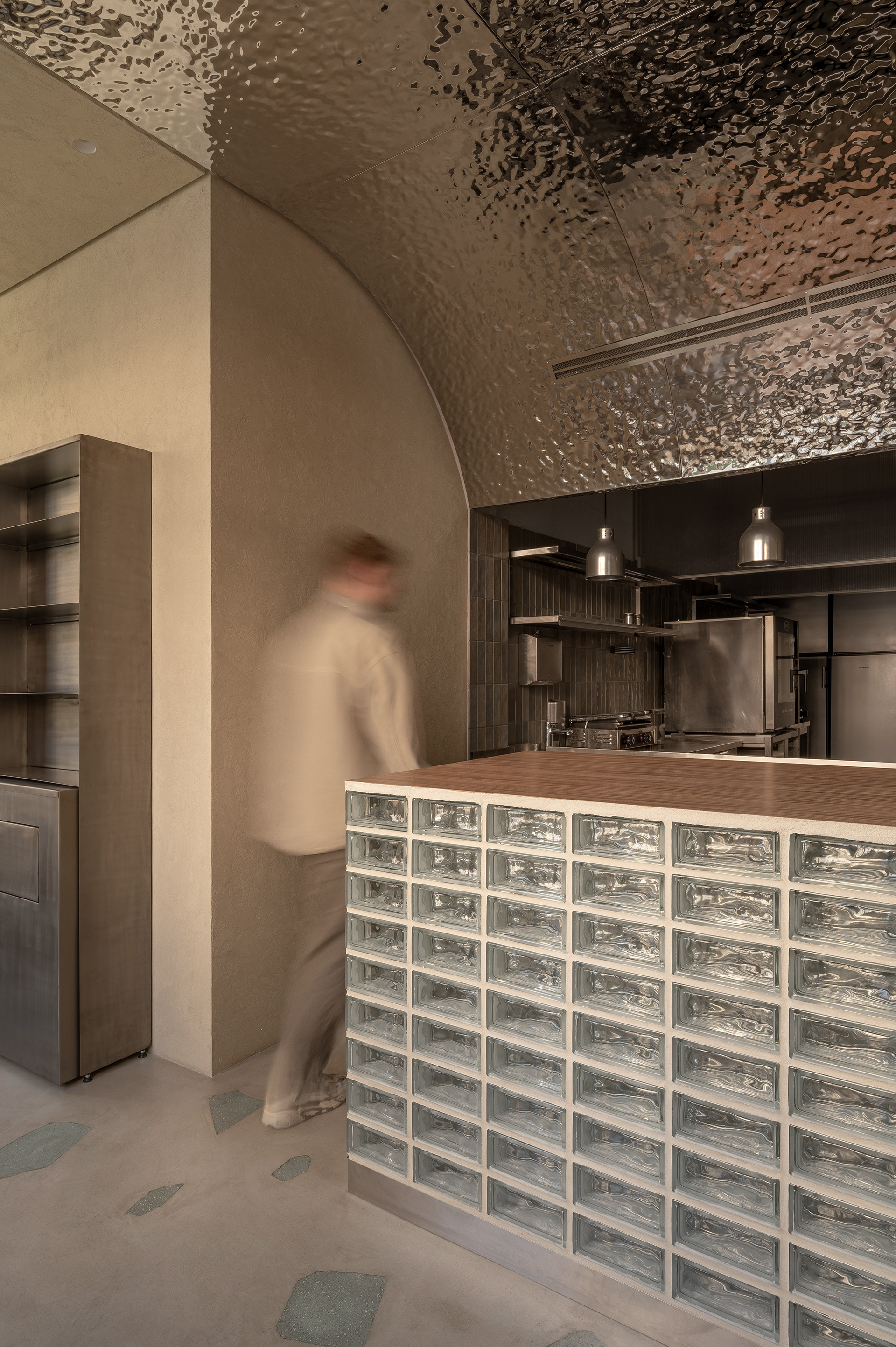 梅瓦点（注：MEVA可能是特定的品牌、名称等，如果有更多背景信息，翻译会更精准） 丨乌克兰基辅-13