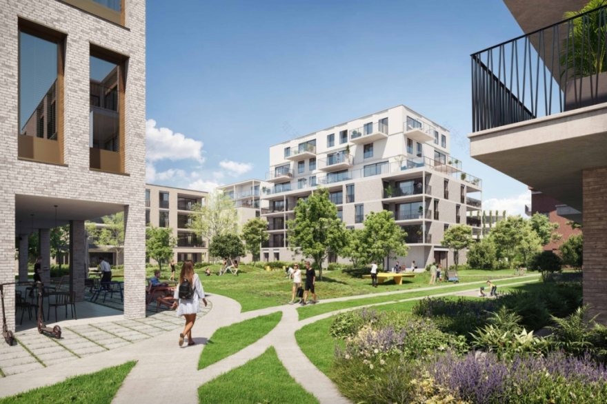 绿色C号列车前往奥斯坦德
注:此处Green C推测为某列火车车次的编号;à为法语到、向,Oostende是比利时城市奥斯坦德的荷兰语名称不同语境可能会使翻译有差异,你可根据具体情况调整 丨B2Ai-13