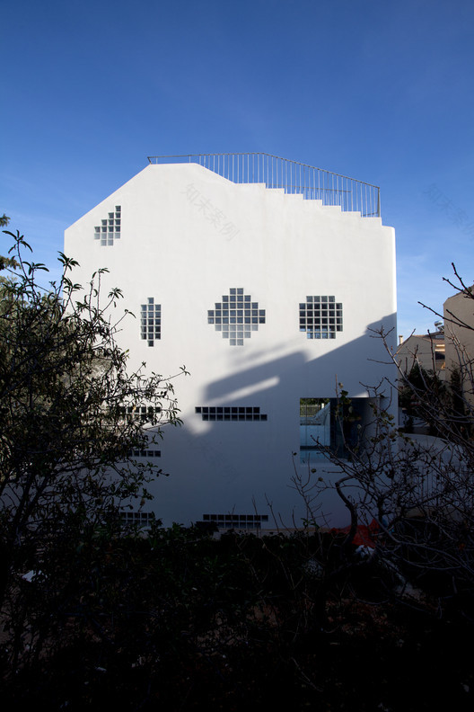 低成本环保的帕戈纳住宅-7