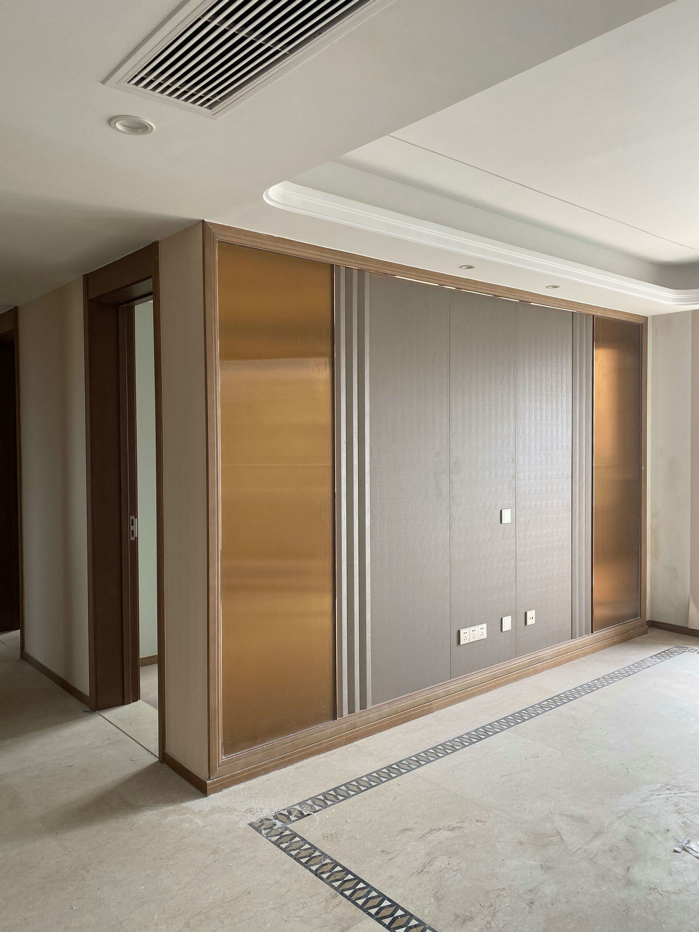 鲁能公馆气质简约之家,设计师巧妙改造精装房-13