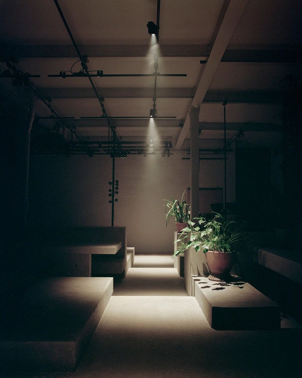 混凝土之舞 · PSLab 伦敦总部展示兼办公设计-22