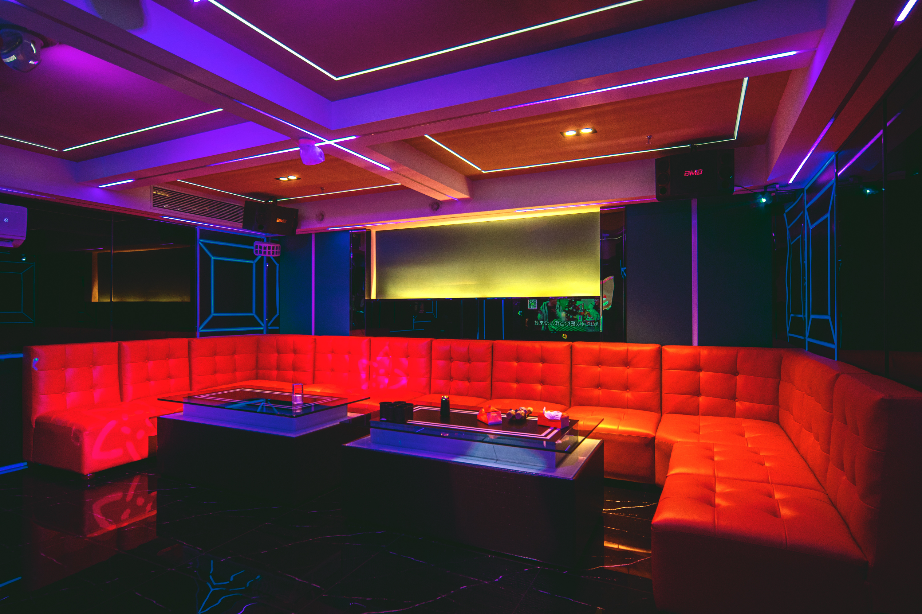 菲奢 CLUB 品牌空间设计案丨上目下子创造-24