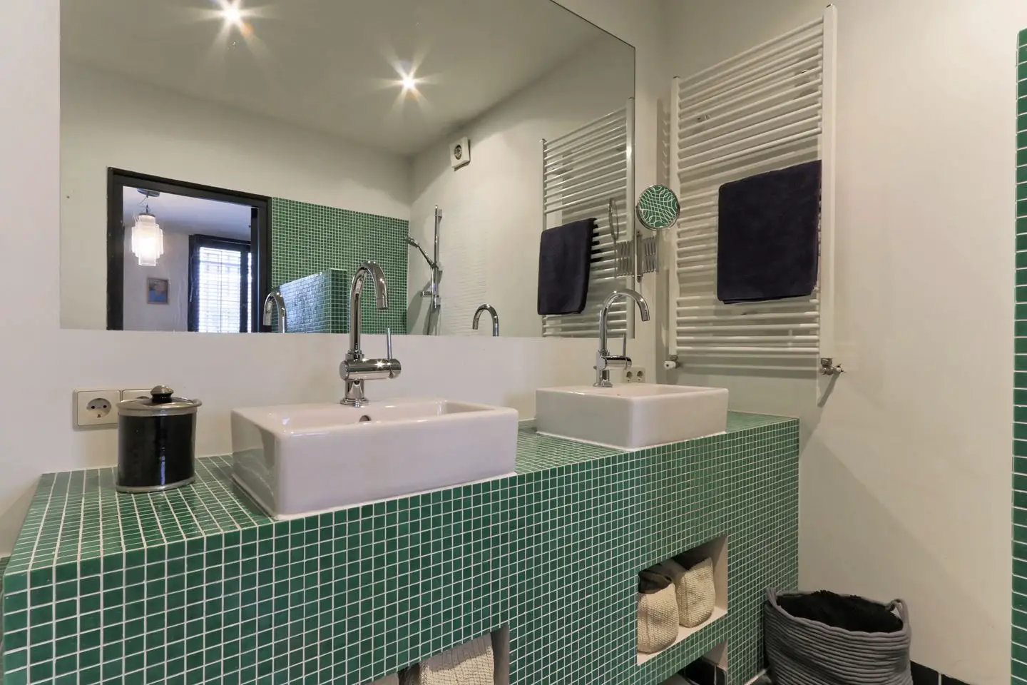 阿姆斯特丹 1897 年老建筑里的彩色魅力公寓-9