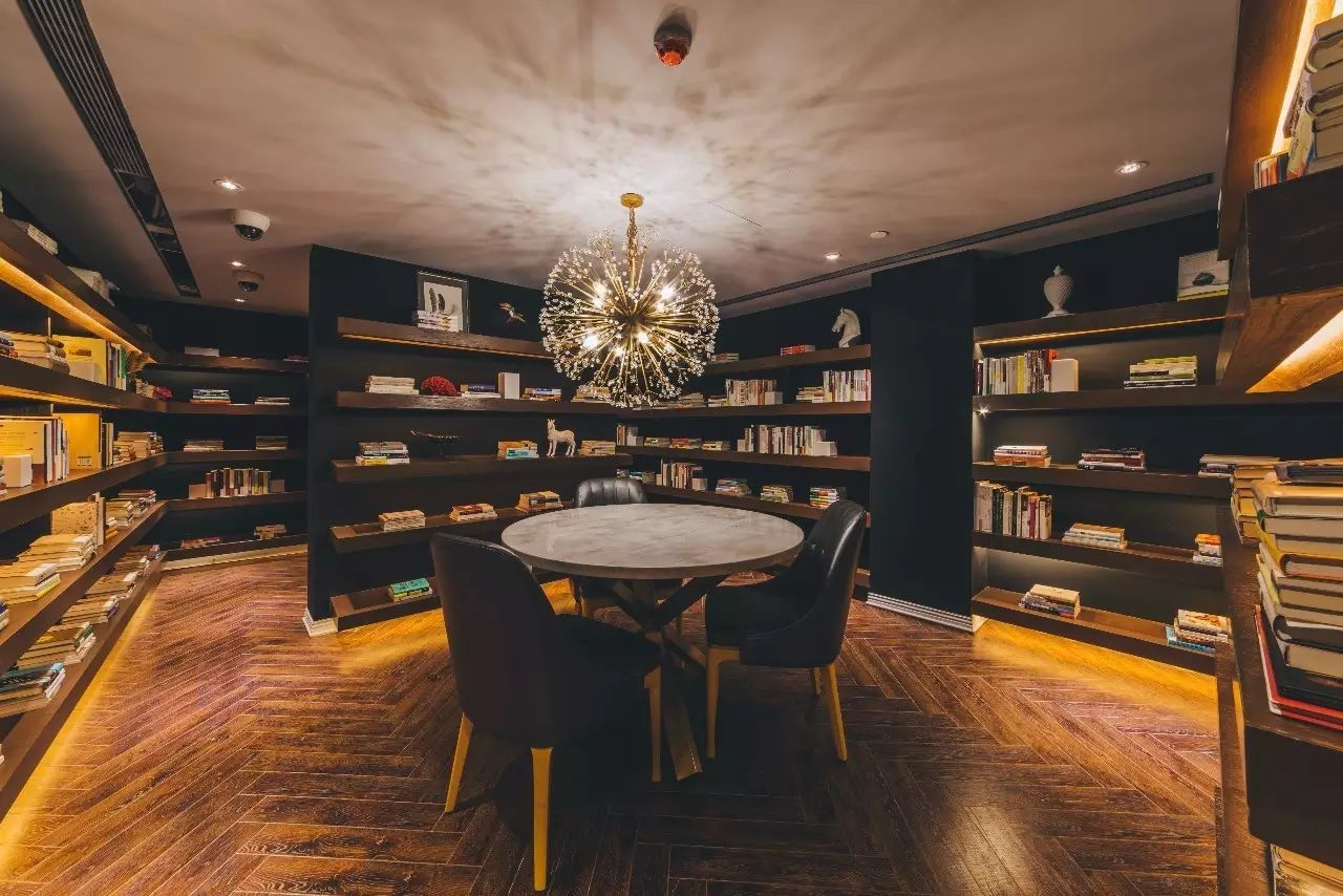 偶遇名人，成为演员，人生最好的遇见就是住这里-7