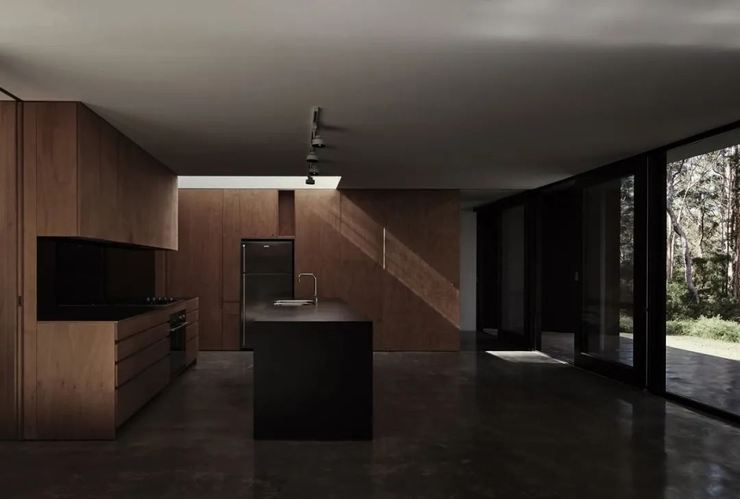 MORQ 建筑事务所打造简约纯粹的意大利海滨别墅-105