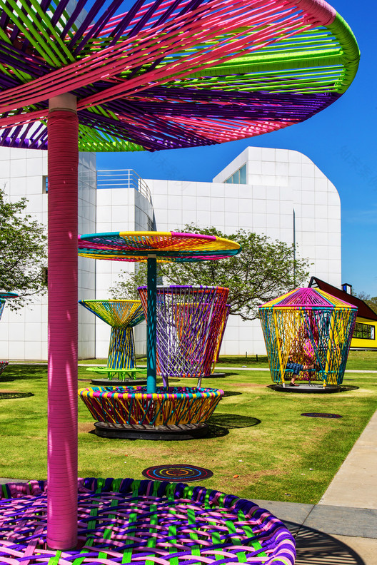 'Los Trompos'临时装置-44