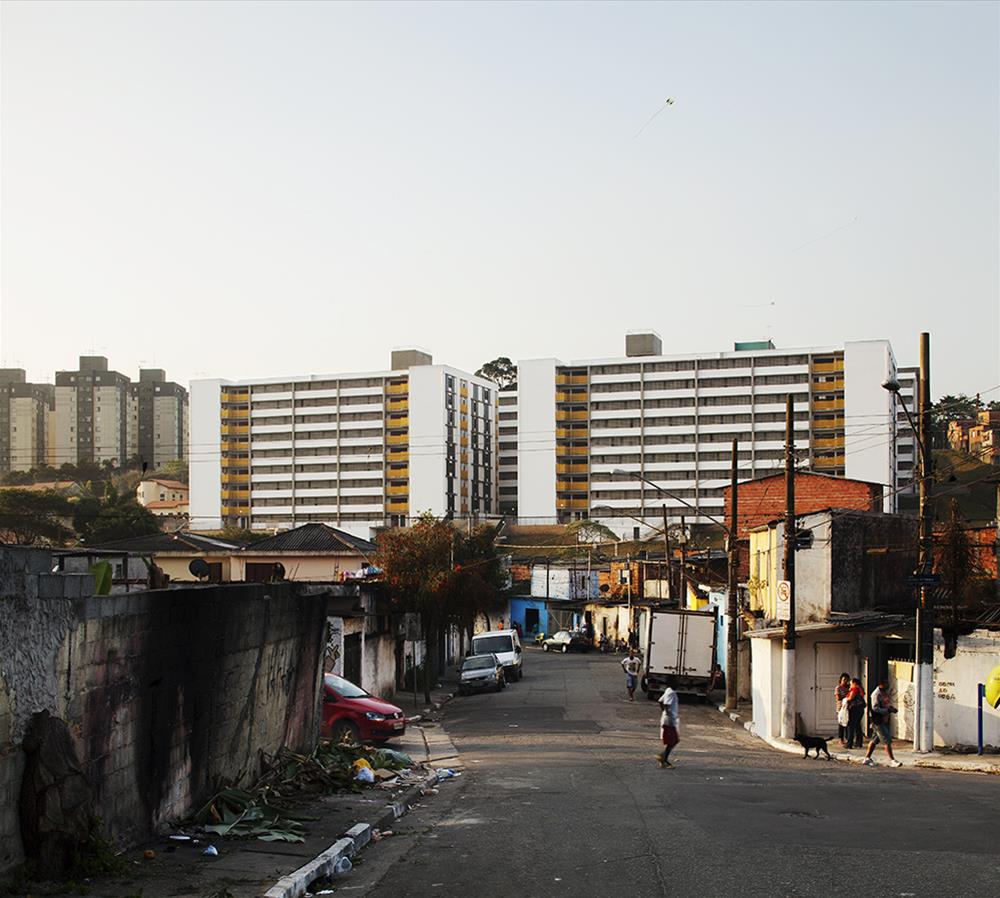 巴西圣保罗 Corruíras 住宅区——经济实惠与设计的完美结合-4