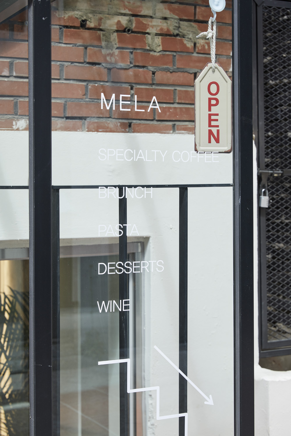 白色木质打造舒适住宅，Mela 设计师的 19 平米奇迹-13